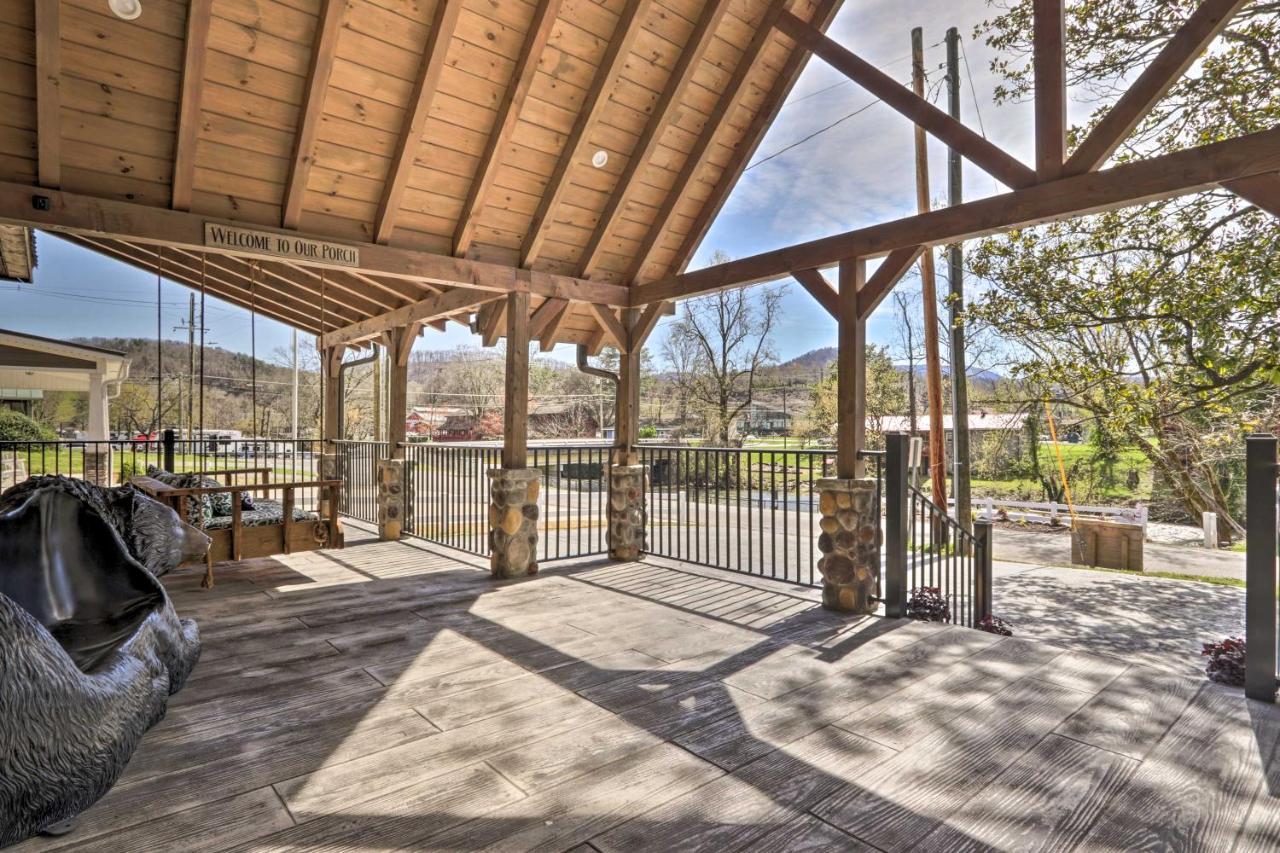 Riverfront Cabin With Hot Tub - 3 Miles To Dollywood Pigeon Forge Exterior foto